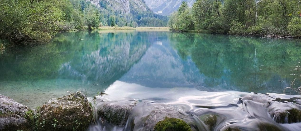 Your perfect mountain lake getaway awaits